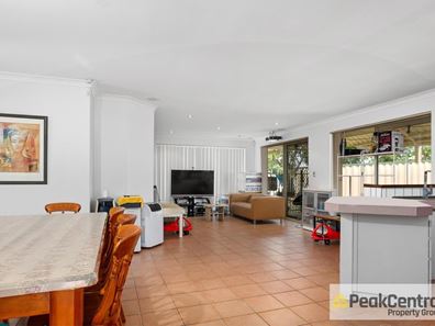 22 Frond Circuit, Banksia Grove WA 6031