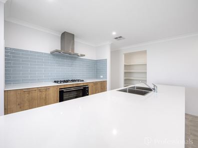 9 Dufferin Road, Two Rocks WA 6037