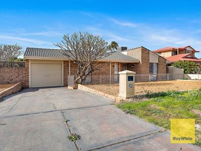 33 Forest Lakes Drive, Thornlie WA 6108