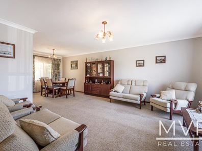 28 Moore Gardens, Kardinya WA 6163