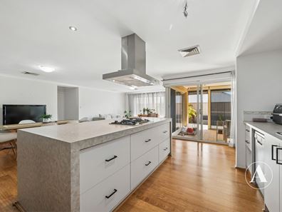 7 Randwick Bend, Harrisdale WA 6112