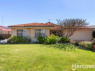 6 Malibu Point, Halls Head WA 6210