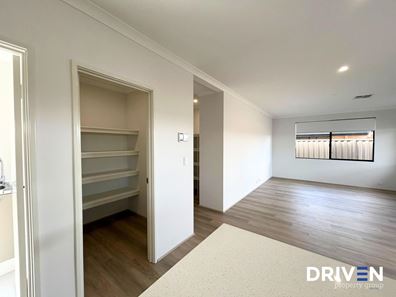 54 Magnificent Drive, Mandogalup WA 6167