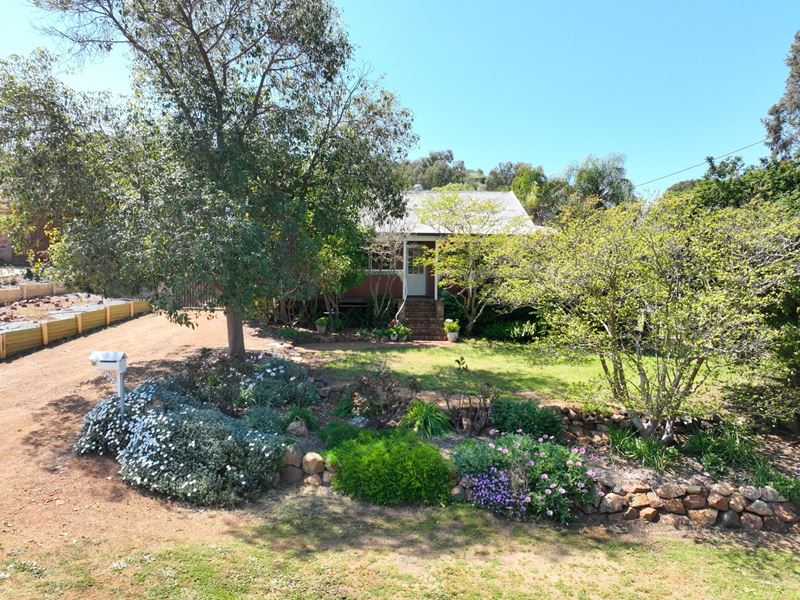 16 Wilson Street, Toodyay WA 6566