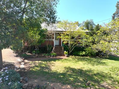 16 Wilson Street, Toodyay WA 6566