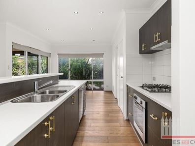 4/1 Rosewood Heights, Ellenbrook WA 6069