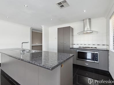 27 Keyham Street, Bertram WA 6167