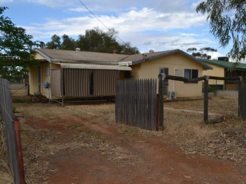 8 Livingstone Street, Perenjori