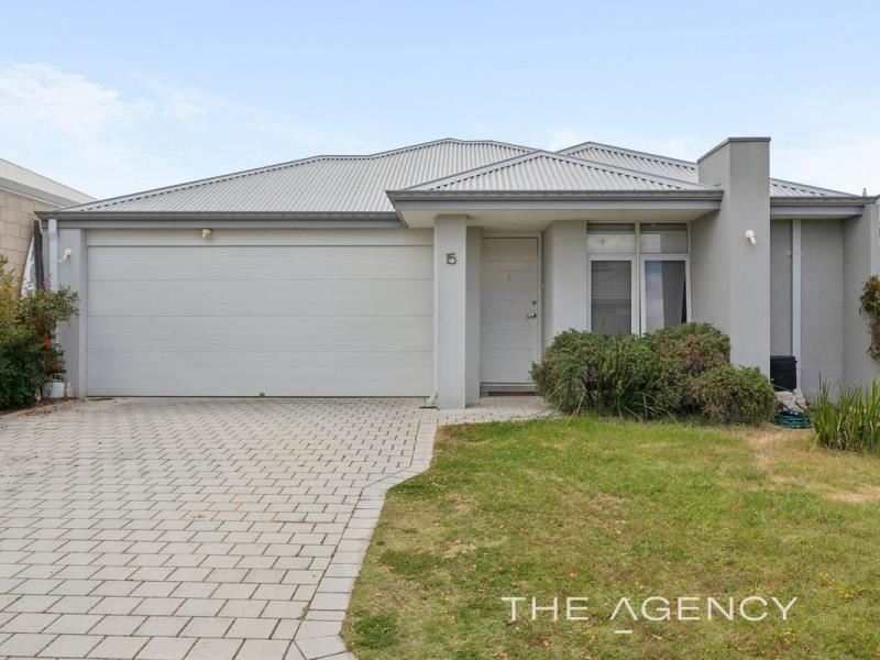 15 Sapphire Road, Dayton