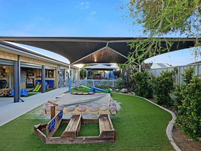 17 Kingsway, Madeley WA 6065