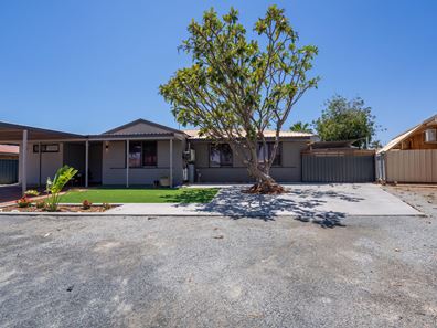 18 Featherby Way, Baynton WA 6714