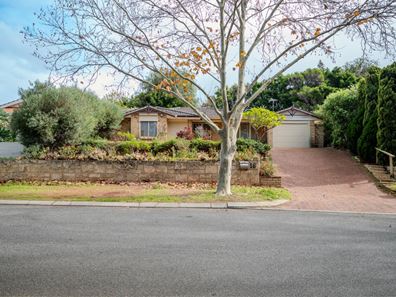 16 Stradbroke Gardens, Ridgewood WA 6030