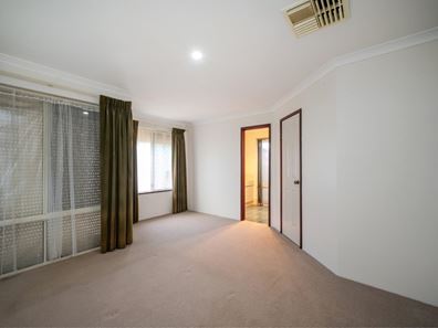 16 Stradbroke Gardens, Ridgewood WA 6030