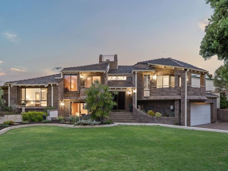 18 Copper Close, Carine WA 6020