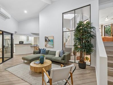 18 Copper Close, Carine WA 6020