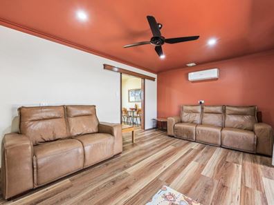 8 Tangaroa Close, Cooloongup WA 6168