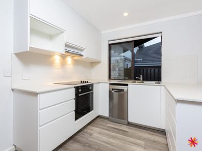 4/89 Thelma Street, Como WA 6152
