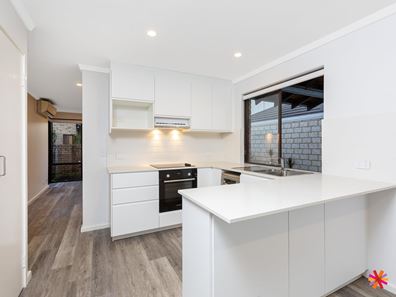 4/89 Thelma Street, Como WA 6152