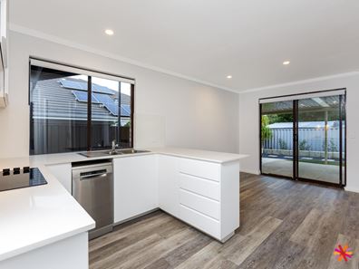 4/89 Thelma Street, Como WA 6152