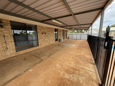 2 Farwig Court, Millars Well WA 6714