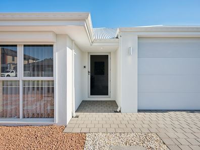 21 Claystone Loop, Piara Waters WA 6112