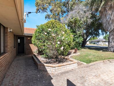 24 Cambridge Crescent, Cooloongup WA 6168