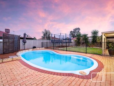 7 Beadon Close, Ballajura WA 6066