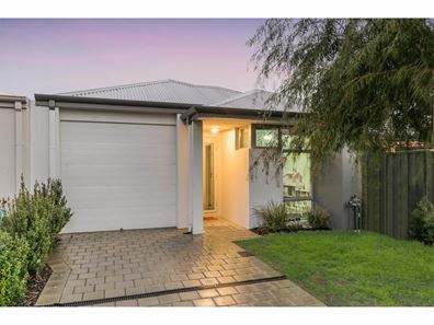 4 Barossa Way, Wellard WA 6170