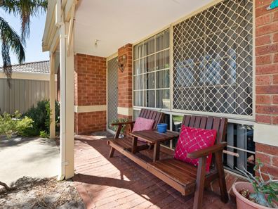 16 Sandalwood Close, Beechboro WA 6063