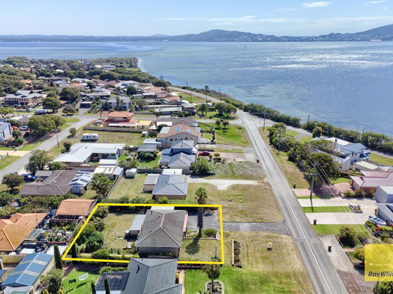 182 Bay View Drive, Little Grove WA 6330