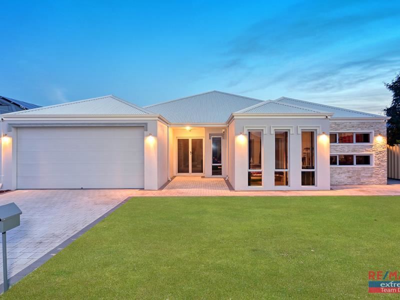 35 Rocklands Loop, Carramar WA 6031