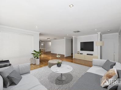 7 Jefferson Way, Piara Waters WA 6112