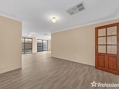 25 Sennet Lane, Warnbro WA 6169