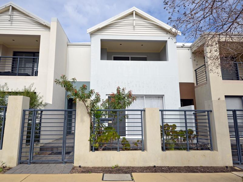 63 Gaudi Way, Clarkson