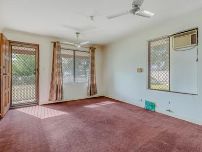 29 Railway Ave, Kelmscott WA 6111