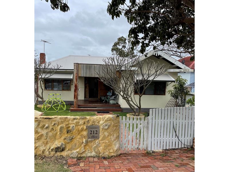 212 Alice Street, Doubleview WA 6018