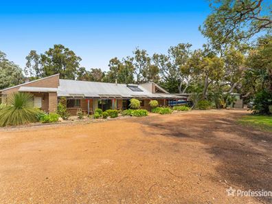 15 Nutbush Avenue, Falcon WA 6210