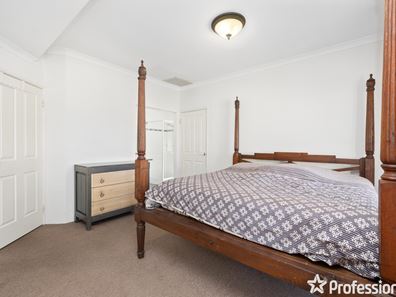 10 Edmonton Road, Canning Vale WA 6155