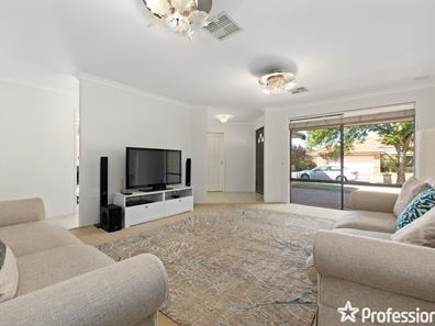 10 Edmonton Road, Canning Vale WA 6155