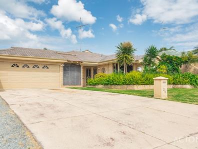 30 Yorrell Place, Halls Head WA 6210