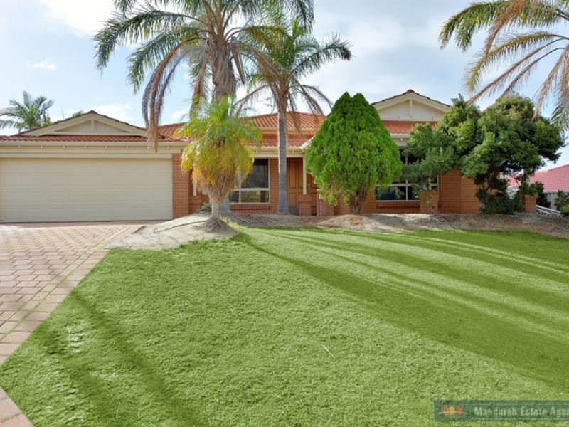 12 Muntries Place, Halls Head WA 6210