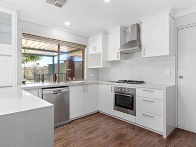 15 Belmont Close, Port Kennedy WA 6172