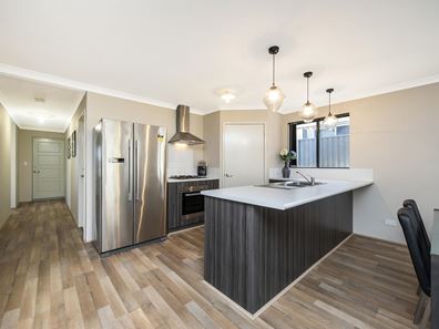 2 Ambit Way, Aveley WA 6069