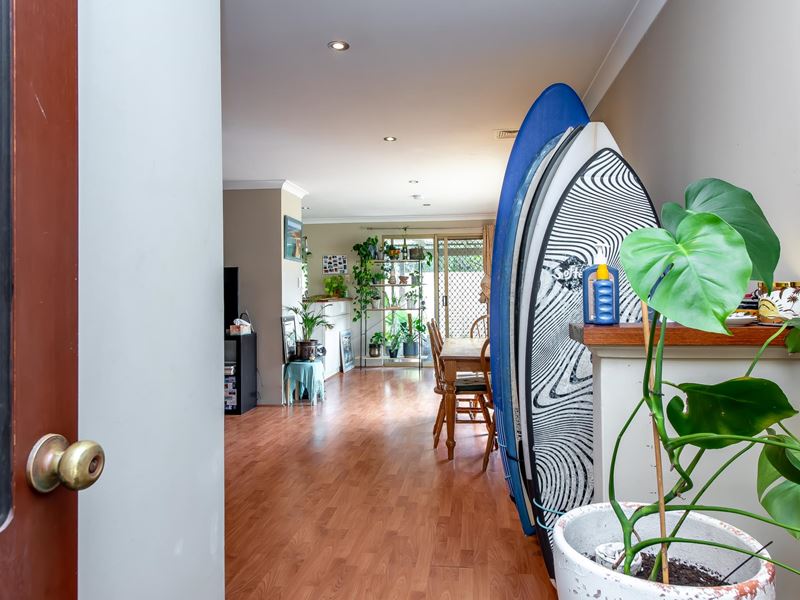2/104-106 Westview Street, Scarborough