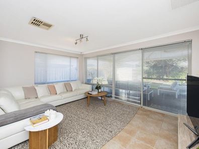 14 Tranquility Way, Halls Head WA 6210