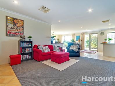 10 Blairgowie Heights, Kinross WA 6028