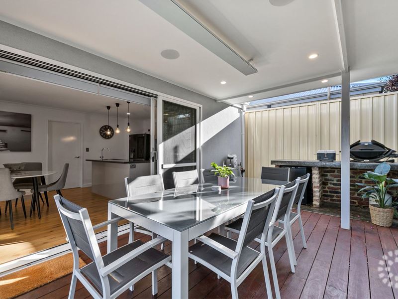 4A Cooke Street, Hilton WA 6163