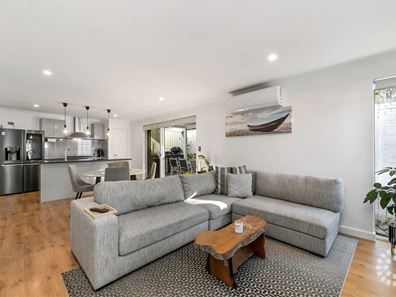4A Cooke Street, Hilton WA 6163