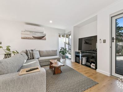 4A Cooke Street, Hilton WA 6163
