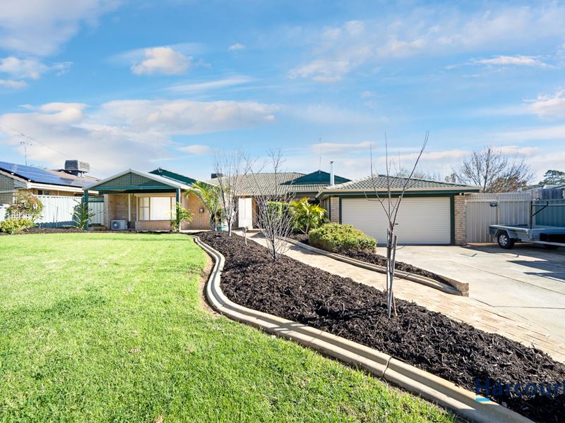 4 Nelson Place, Beldon WA 6027